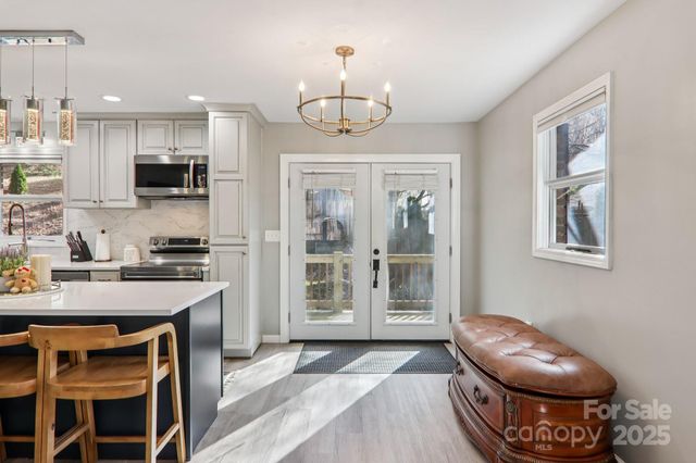 199 Davis Cove Road, Waynesville, NC 28786