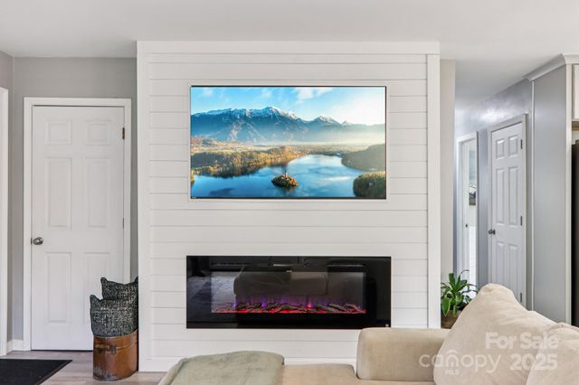 199 Davis Cove Road, Waynesville, NC 28786