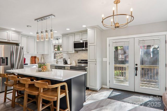 199 Davis Cove Road, Waynesville, NC 28786