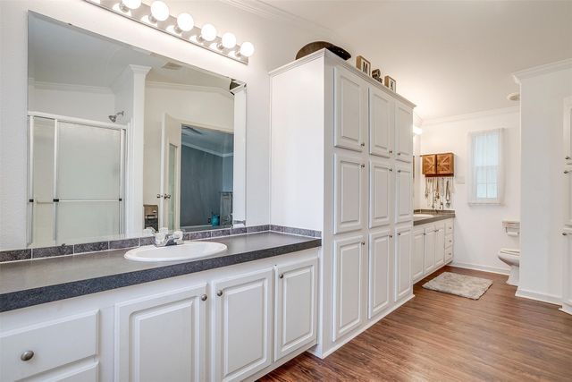 421 Red Bluff Circle, Millsap, TX 76066