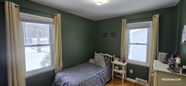 4018 Plymouth Drive, Norton Shores, MI 49441