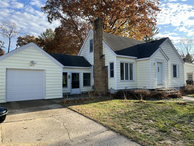 4018 Plymouth Drive, Norton Shores, MI 49441