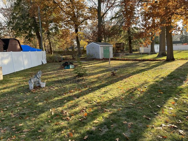 4018 Plymouth Drive, Norton Shores, MI 49441