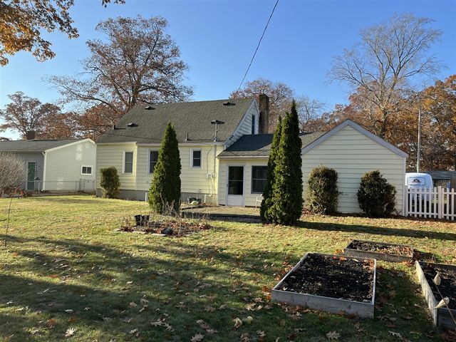 4018 Plymouth Drive, Norton Shores, MI 49441