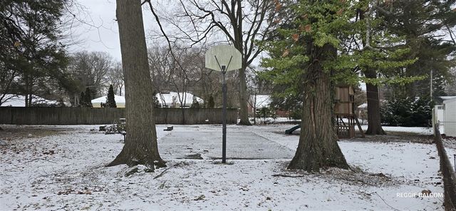 4018 Plymouth Drive, Norton Shores, MI 49441