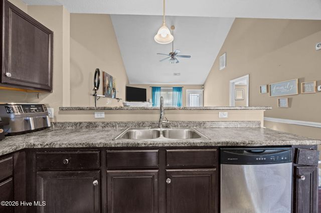 2204 Sweet Bay Drive B, Greenville, NC 27834