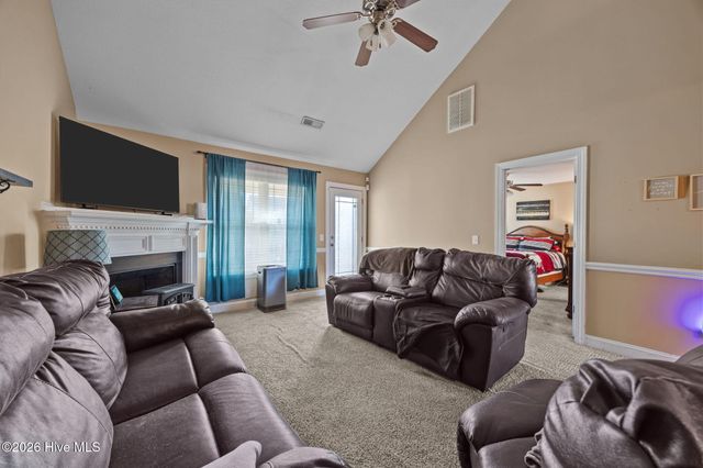 2204 Sweet Bay Drive B, Greenville, NC 27834