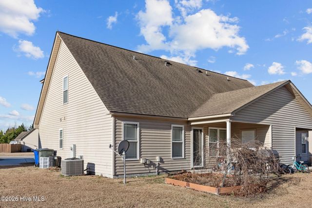 2204 Sweet Bay Drive B, Greenville, NC 27834