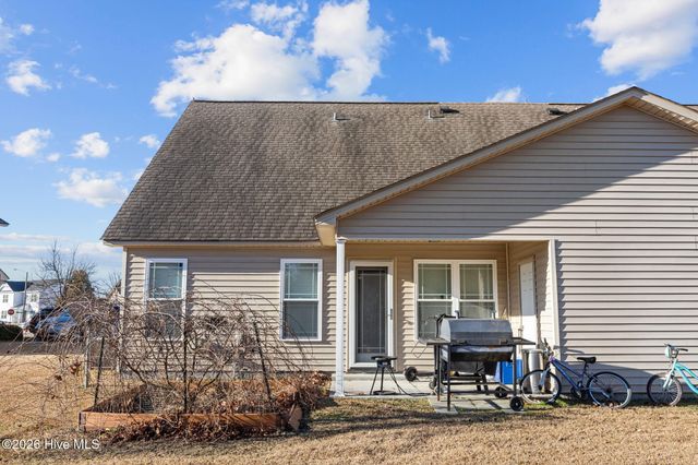 2204 Sweet Bay Drive B, Greenville, NC 27834