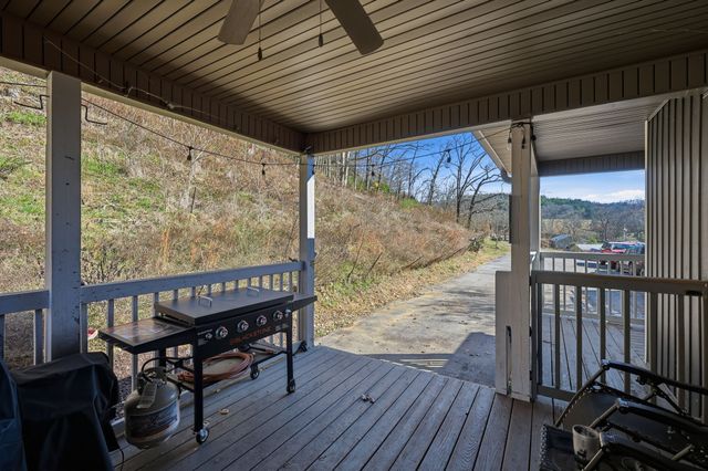 600 E Main St, Dowelltown, TN 37059