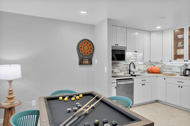 109 Avenue D Apt 302, Marathon, FL 33050