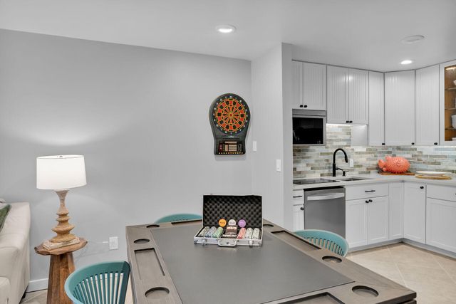 109 Avenue D Apt 302, Marathon, FL 33050