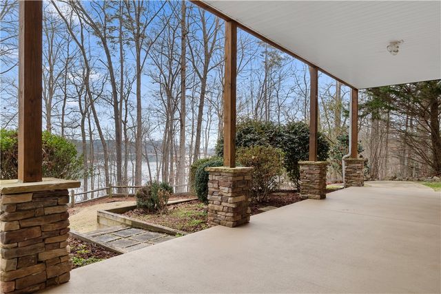 124 S Shore Drive, Fair Play, SC 29643