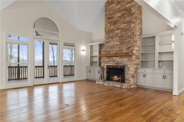 124 S Shore Drive, Fair Play, SC 29643