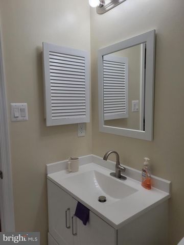 7913 BROOKS PL, Greenbelt, MD 20770