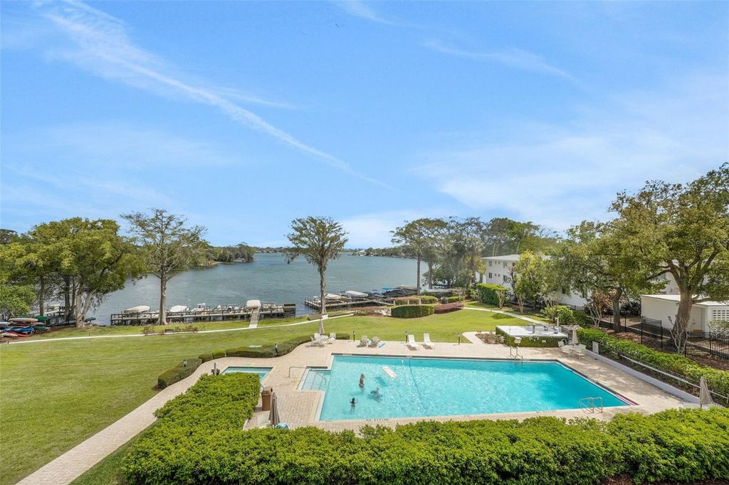 Image 11 of property listing at 1100 S ORLANDO AVENUE 306, Maitland, FL 32751