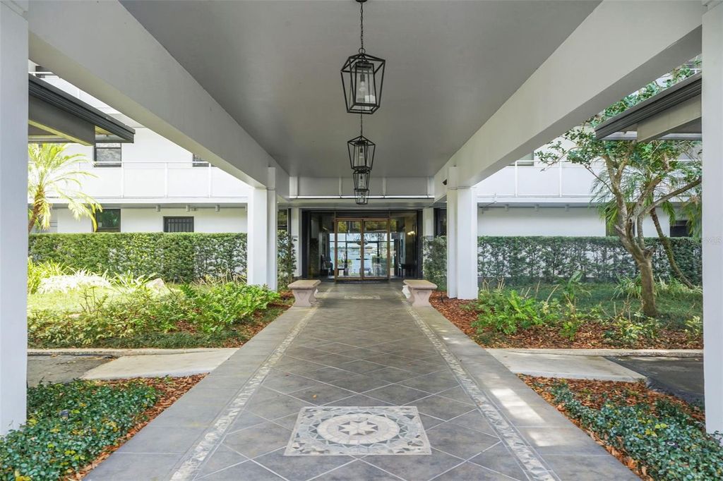 Image 22 of property listing at 1100 S ORLANDO AVENUE 306, Maitland, FL 32751