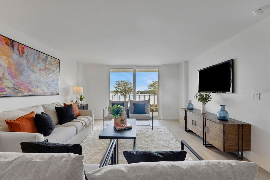 Image 8 of property listing at 1100 S ORLANDO AVENUE 306, Maitland, FL 32751