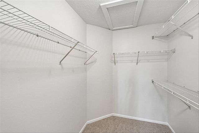 2205 Country Cove Lane, Altoona, IA 50009