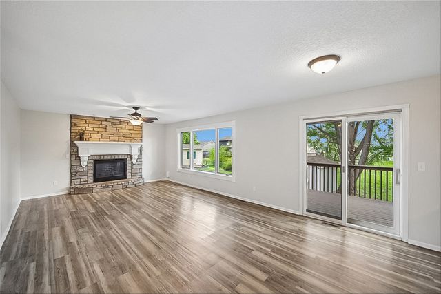 2205 Country Cove Lane, Altoona, IA 50009