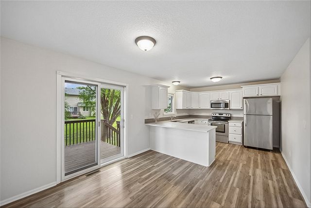 2205 Country Cove Lane, Altoona, IA 50009