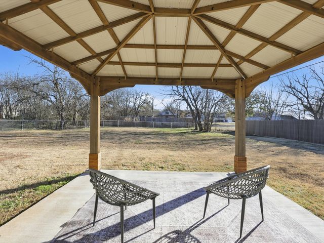 3017 College Street, Greenville, TX 75401