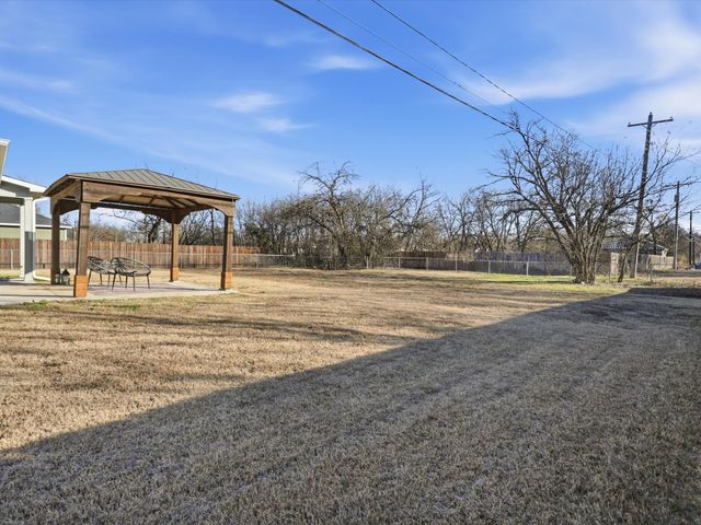 3017 College Street, Greenville, TX 75401