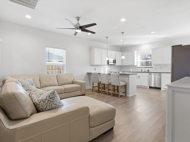 3017 College Street, Greenville, TX 75401