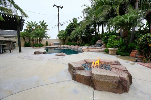 8795 La Roca, Fountain Valley, CA 92708