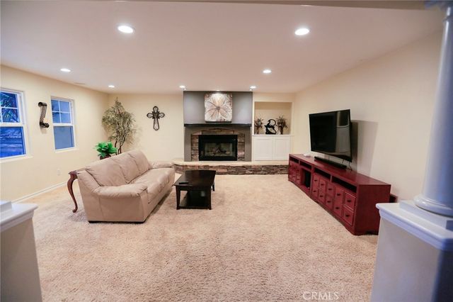 8795 La Roca, Fountain Valley, CA 92708