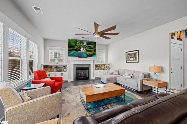 442 Wolfbend Road, Woodruff, SC 29388