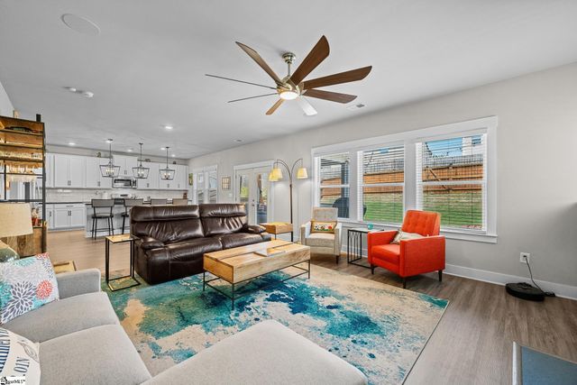 442 Wolfbend Road, Woodruff, SC 29388