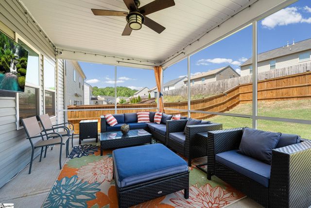 442 Wolfbend Road, Woodruff, SC 29388