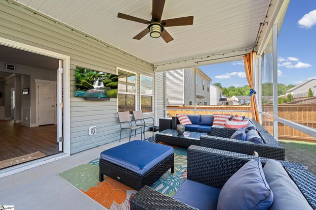 442 Wolfbend Road, Woodruff, SC 29388