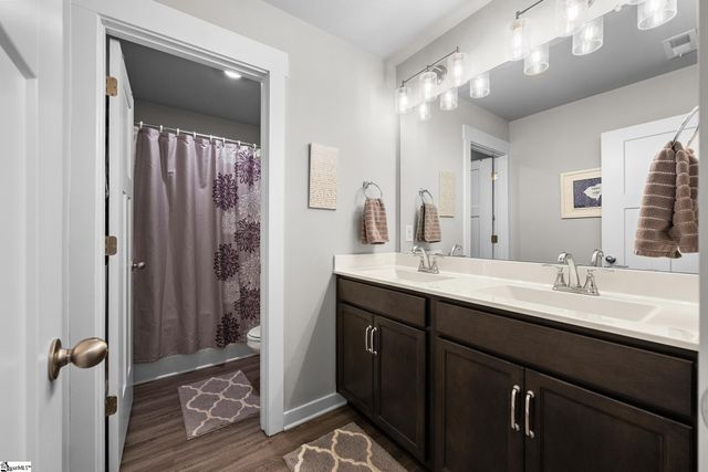 442 Wolfbend Road, Woodruff, SC 29388