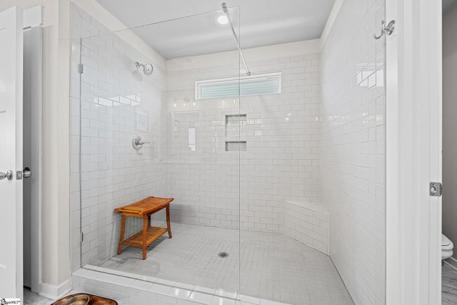 442 Wolfbend Road, Woodruff, SC 29388