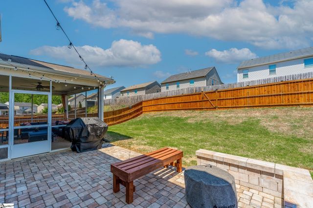 442 Wolfbend Road, Woodruff, SC 29388