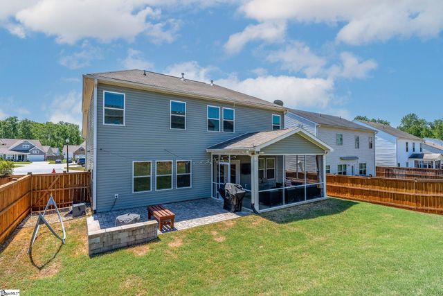 442 Wolfbend Road, Woodruff, SC 29388