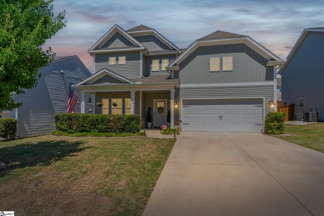 442 Wolfbend Road, Woodruff, SC 29388