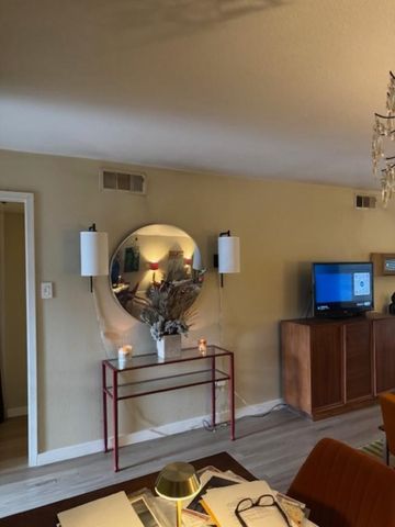 5311 Fleetwood Oaks Avenue 168, Dallas, TX 75235