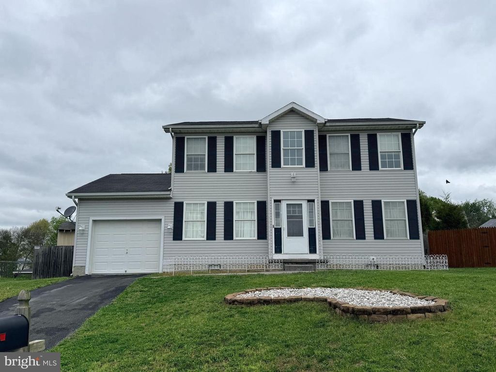 220 BURDETTE DR, Martinsburg, WV 25404