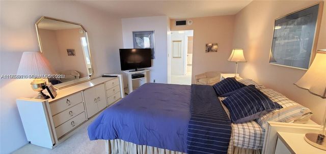 100 Bayview Dr 603, Sunny Isles Beach, FL 33160