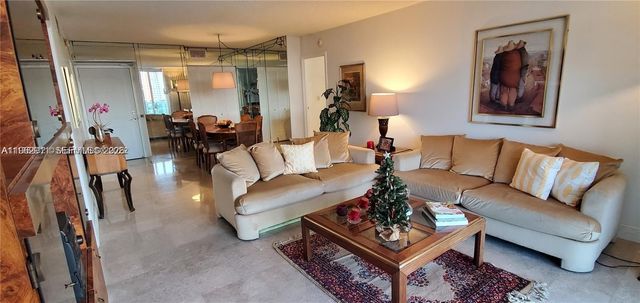 100 Bayview Dr 603, Sunny Isles Beach, FL 33160