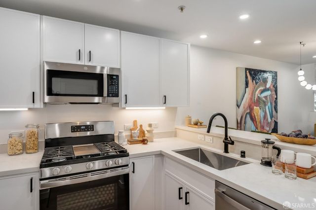 2412 Harrison Street 106, San Francisco, CA 94110