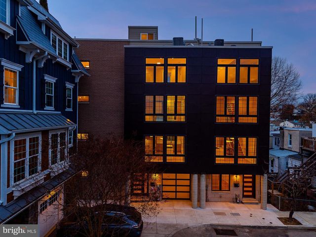 250 GATE ST, Philadelphia, PA 19128