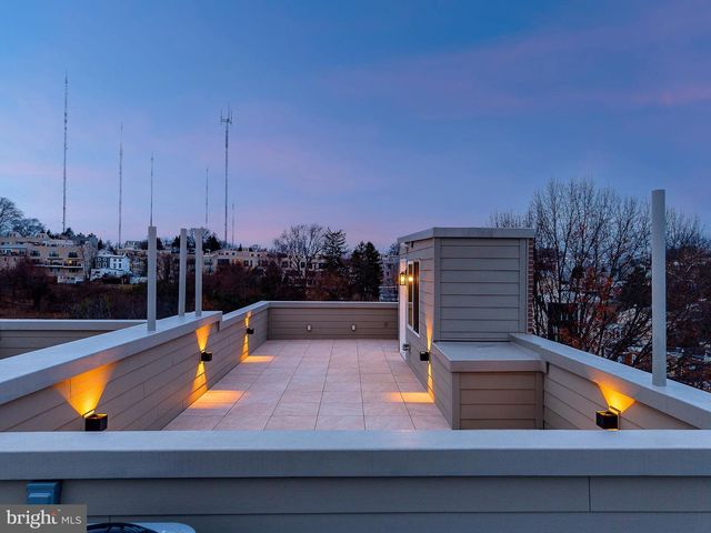 250 GATE ST, Philadelphia, PA 19128