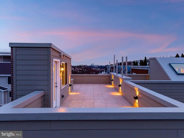 250 GATE ST, Philadelphia, PA 19128