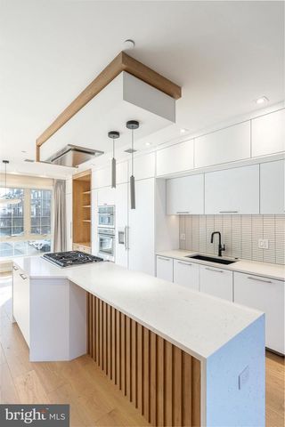 250 GATE ST, Philadelphia, PA 19128