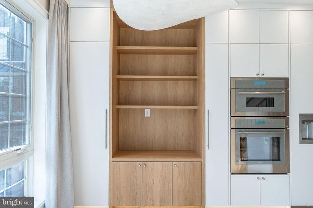 250 GATE ST, Philadelphia, PA 19128