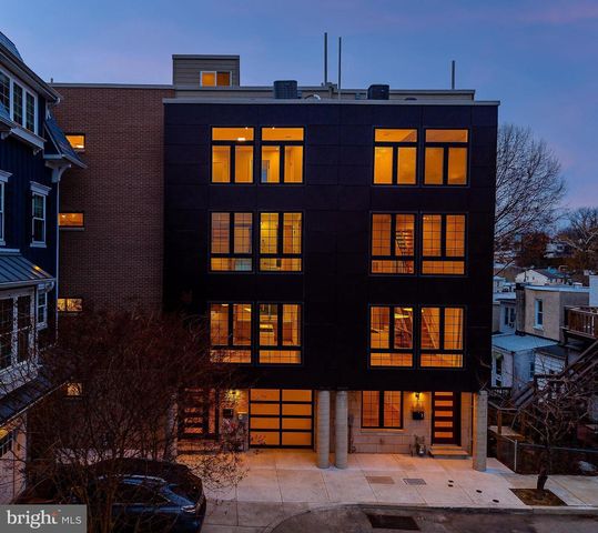 250 GATE ST, Philadelphia, PA 19128